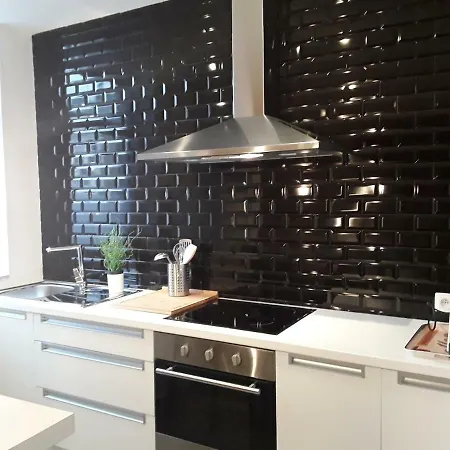 Les Heros Apartment *